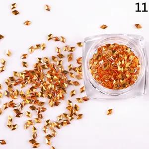 3D Diamant Nagelkunst Pailletten Raute Glitzer Flocken im Glas fuer DIY Manikuere.