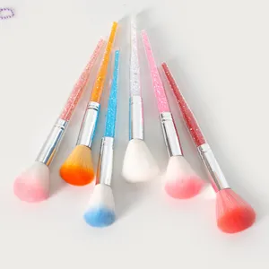 Pinceau à poussière d'ongles en cristal coloré, poils doux pour la poudre et le fard.