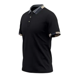 Vista de cerca detallada del cuello y los puños de rayas en un polo negro para hombre.