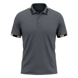 Vista detallada del polo para hombre gris oscuro de manga corta con cuello y puños contrastantes.