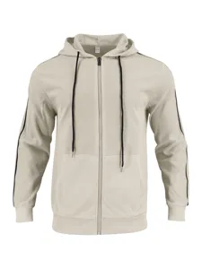 Vista detallada de sudadera con capucha de tejido waffle para hombre con cordones negros.