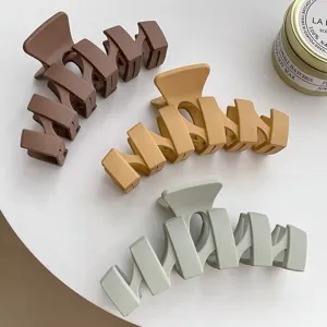 Large matte hair claw clip minimalist geometric shark hairpins for elegant hair styling accessories