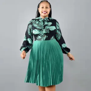 Elegantes Plus Size Sommerkleid mit tropischem Print Langarm Plissee Kleid fuer Damen
