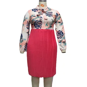 Große Größen Damen Langarm Blumen Schleife Kleid mit rosa Plissee-Rock für Sommer.