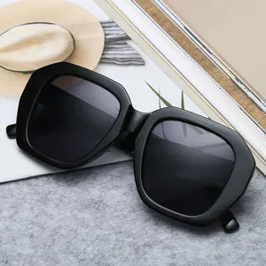 Übergroße Eckige Sonnenbrille Für Damen Herren Punk Unregelmäßig Geometrisch Polycarbonat Dicker Rahmen Nietenscharnier Sonnenschutz Outdoor UV400