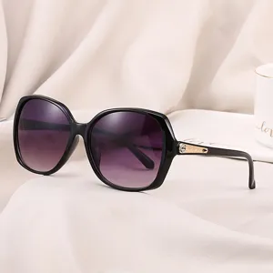 Damen Oversized Retro Sonnenbrille Mode Farbverlauf Gläser Mit Strass Metall Einsatz Bügel UV400 Schutz Reisen Brille
