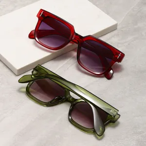 Mode Quadratische Sonnenbrille PC Rahmen AC Gläser Metallscharnier Retro Punk Nieten Brille UV400 Schutz Brillen Unisex