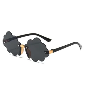 Kids fashion cloud shape sunglasses cute baby outdoor street snapshot sun glasses.