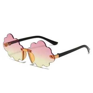 Cute cloud-shaped gradient sunglasses for kids, stylish outdoor eyewear for boys and girls.