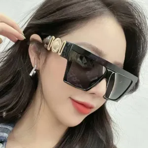 Trendy Oversized Vierkante Zonnebril Voor Dames Heren Mode Flat Top Luxe Zonnebril Vintage Metalen Medaillon Montuur UV400 Outdoor Brillen