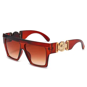 Luxe oversized vierkante zonnebril voor dames en heren, stijlvolle UV400 bescherming.