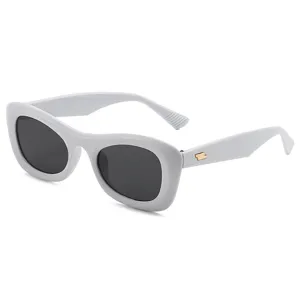 Schicke weiße ovale Sonnenbrille für Damen und Herren, trendiger Retro-Look, Hauptansicht.