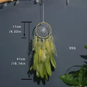 Detailansicht des waldstil Feder-Traumfängers als Hängeanhänger mit 11cm und 41cm.