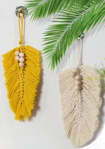 Handgemachte Makramee Blatt Wandbehang mit Holzperlen, schöne boho Wanddekoration.