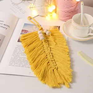 Handgemachte Baumwoll Makramee Blatt Wandbehang mit Holzperlen, Boho Dekoration für Schlafzimmer Bett.