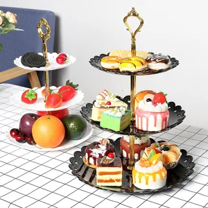 Europäischer Stil Kunststoff dreistöckige Obstschale Kuchenständer für Party Dekoration.