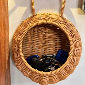 Panier suspendu en osier tissé rustique rond organisateur mural pour clés et fleurs
