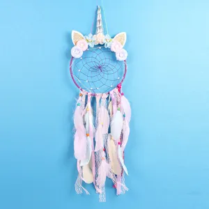 Acchiappasogni unicorno decorazione da parete appesa con piume e nastri per camera.