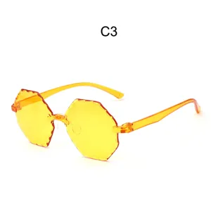 Gafas de sol poligonales sin montura de color gelatina de moda con lentes oceánicas.