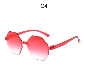 Gafas de sol sin montura degradadas color gelatina con borde ondulado para mujer.