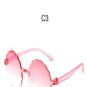 Donna moda forma di conchiglia sfumata rosa occhiali da sole chic senza montatura