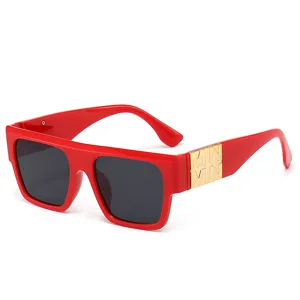 Modische rote Quadrat-Sonnennenbrille für Damen und Herren, UV-Schutz Brille für den Alltag.