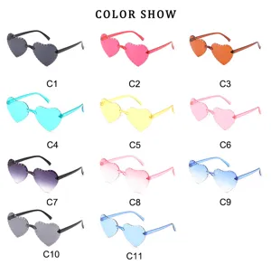 Occhiali da sole per bambini senza montatura a cuore con lenti sfumate colorate.