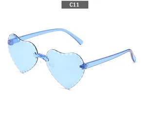Bambini blu a forma di cuore occhiali da sole senza montatura simpatici in plastica moda