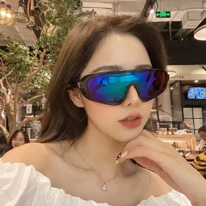 Mode Tendance Grand Cadre Lunettes de Soleil Coupe-Vent Monobloc Femmes Rétro Personnalité Miroir Coloré Lunettes de Soleil UV400
