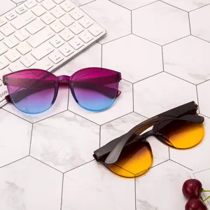 Occhiali da Sole Monopezzo Trasparenti Colori Caramella Montatura Rotonda in PC Occhiali Moda Retro per Uomo Donna Festa