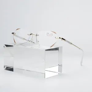 Occhiali da lettura donna senza montatura taglio diamante anti luce blu eleganti.