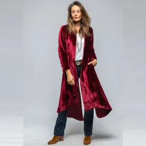 Elegant women's long velvet coat in deep red vintage style, perfect for daily wear.