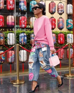 Jeans denim femme style rue déchiré strass imprimé pantalon décontracté mode tendance.