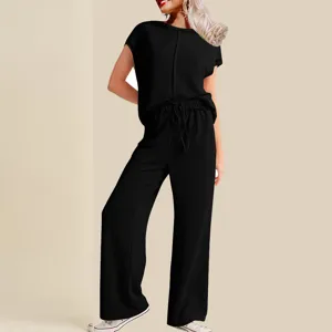 Conjunto de dos piezas para mujer casual camiseta manga corta acanalada y pantalon largo.