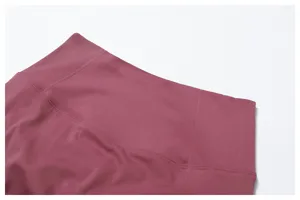 Dettaglio vita pantaloni yoga donna sport fitness abbigliamento sportivo asciugatura rapida