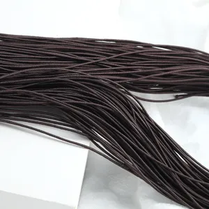 Primer plano de cordón elástico redondo marrón de 1,2 mm para abalorios y manualidades de joyas
