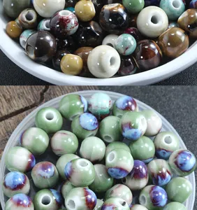 Perles en céramique émaillées en vrac pour bracelets DIY, détails d'accessoires ronds colorés.
