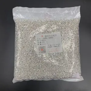 Detailaufnahme von Metall Kugel Ohrring Verschlüssen als Schmuckzubehör im Großpack.