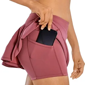Short de yoga taille haute pour femme avec poche latérale et design plissé pour le sport fitness.