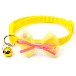 Charmantes gelbes Haustierhalsband mit süßer Schleife und Glocke für Katzen und Hunde.