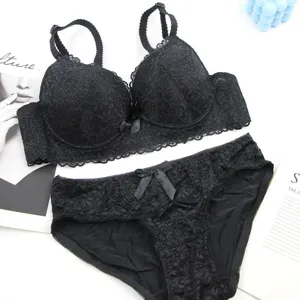 Elegantes schwarzes Damen-Lingerie-Set aus feiner Spitze, verführerischer BH- und Slip-Set.