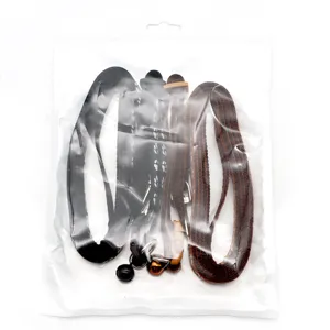 Detailansicht des Haustier-Leinen- und Halsband-Sets mit verstellbaren Riemen und Glocken.