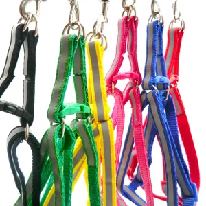 Reflektierendes Hunde-Brustgeschirr Set, verstellbarer Haustiergurt für kleine Hunde.