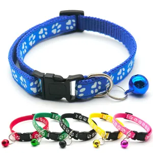 Collier pour Chien et Chat Sangle de Cou Réglable en Nylon pour Chiot Avec Cloche Joli Design d'Empreinte de Patte Accessoires pour Animaux de Compagnie