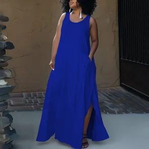 Plus size solid color sleeveless maxi dress with pockets and side split for women.