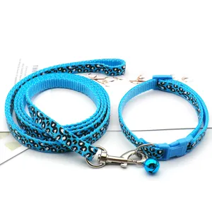 Blaues Leopardenmuster Haustier Leine und Halsband Set mit Glocke für kleine Katzen und Hunde.