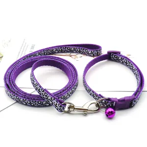 Lila Leopardenmuster Haustier Halsband und Leine Set mit Glocke für Katzen und Hunde Gassi.