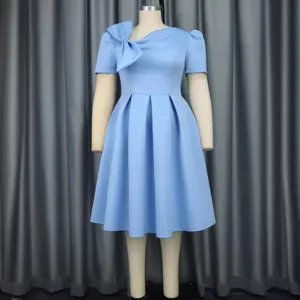 Plus Size hellblaues A-Linie Kleid mit Schleife Kurzarm elegante Damen Abendmode Detail