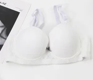 White padded push-up bra with chic grid texture, comfortable straps and delicate front bow.