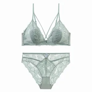 Grünes sexy Spitzen Bralette und Höschen Set mit Kreuzträgern, bügellose bequeme Unterwäsche.